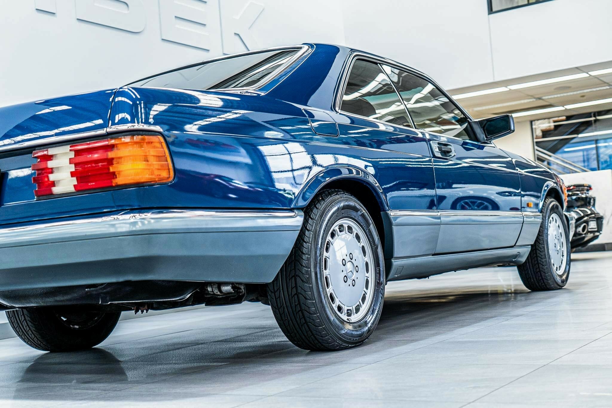 1986 MERCEDES-BENZ 420 SEC 4 SP AUTOMATIC 2D COUPE