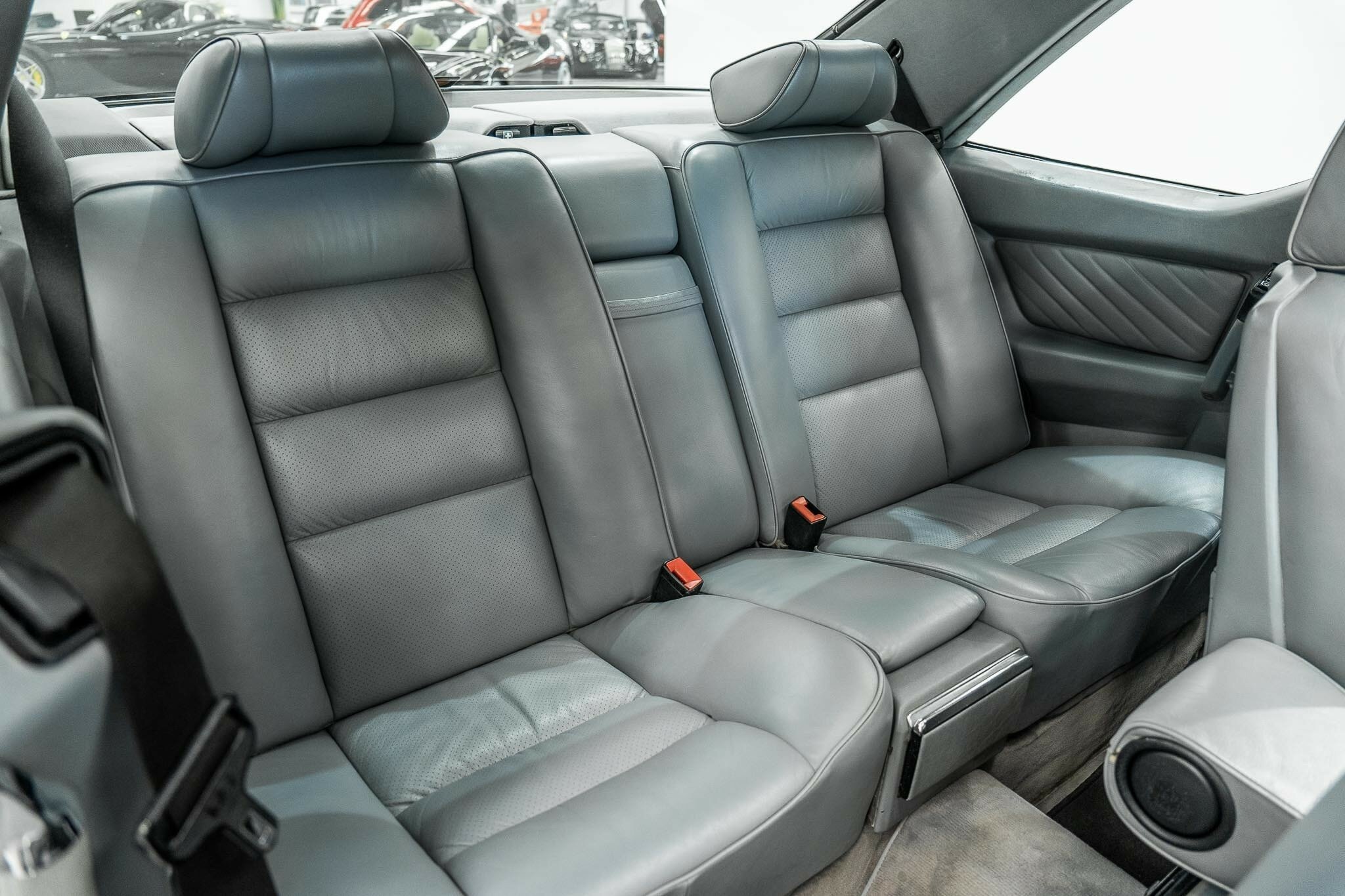 1986 MERCEDES-BENZ 420 SEC 4 SP AUTOMATIC 2D COUPE