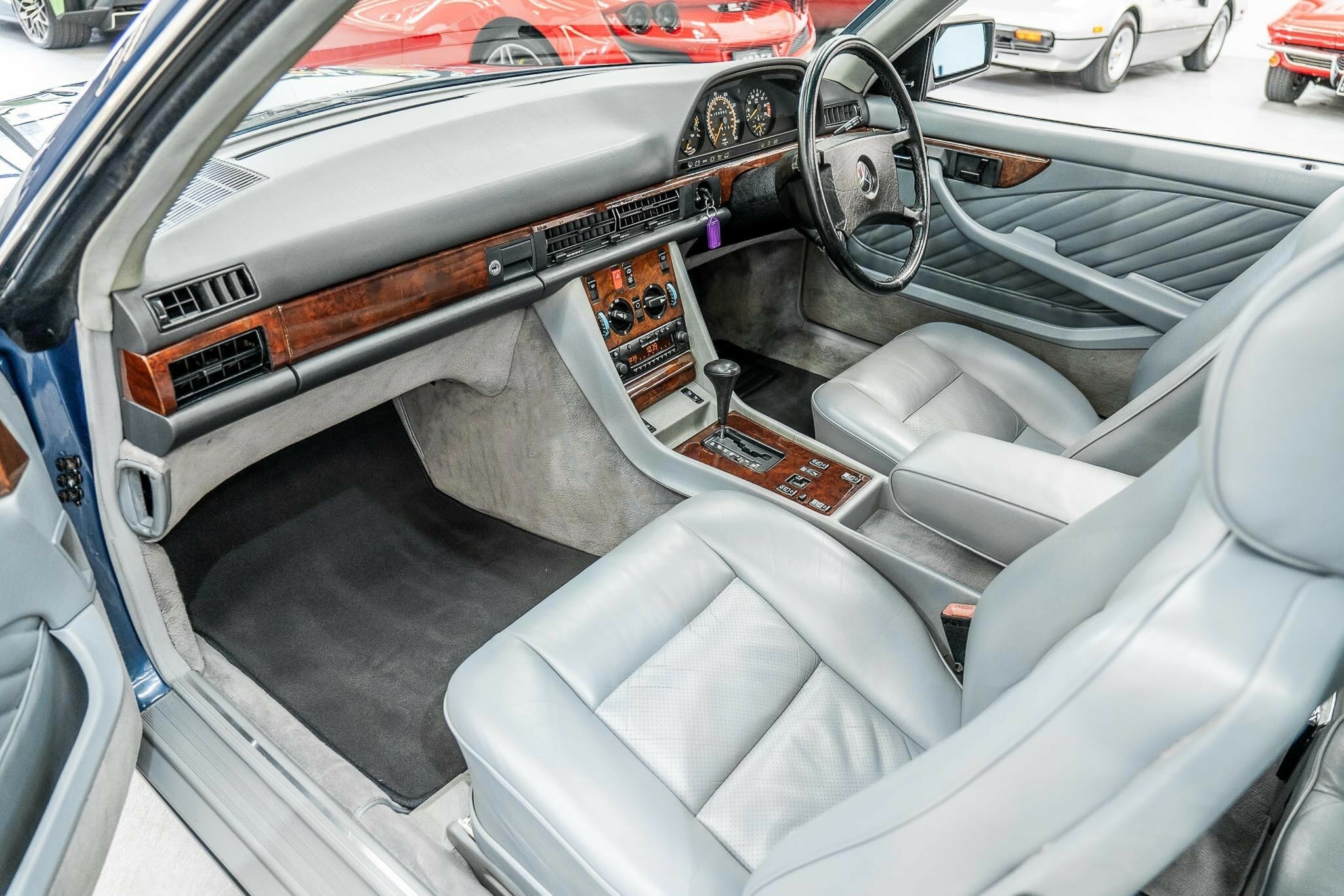 1986 MERCEDES-BENZ 420 SEC 4 SP AUTOMATIC 2D COUPE