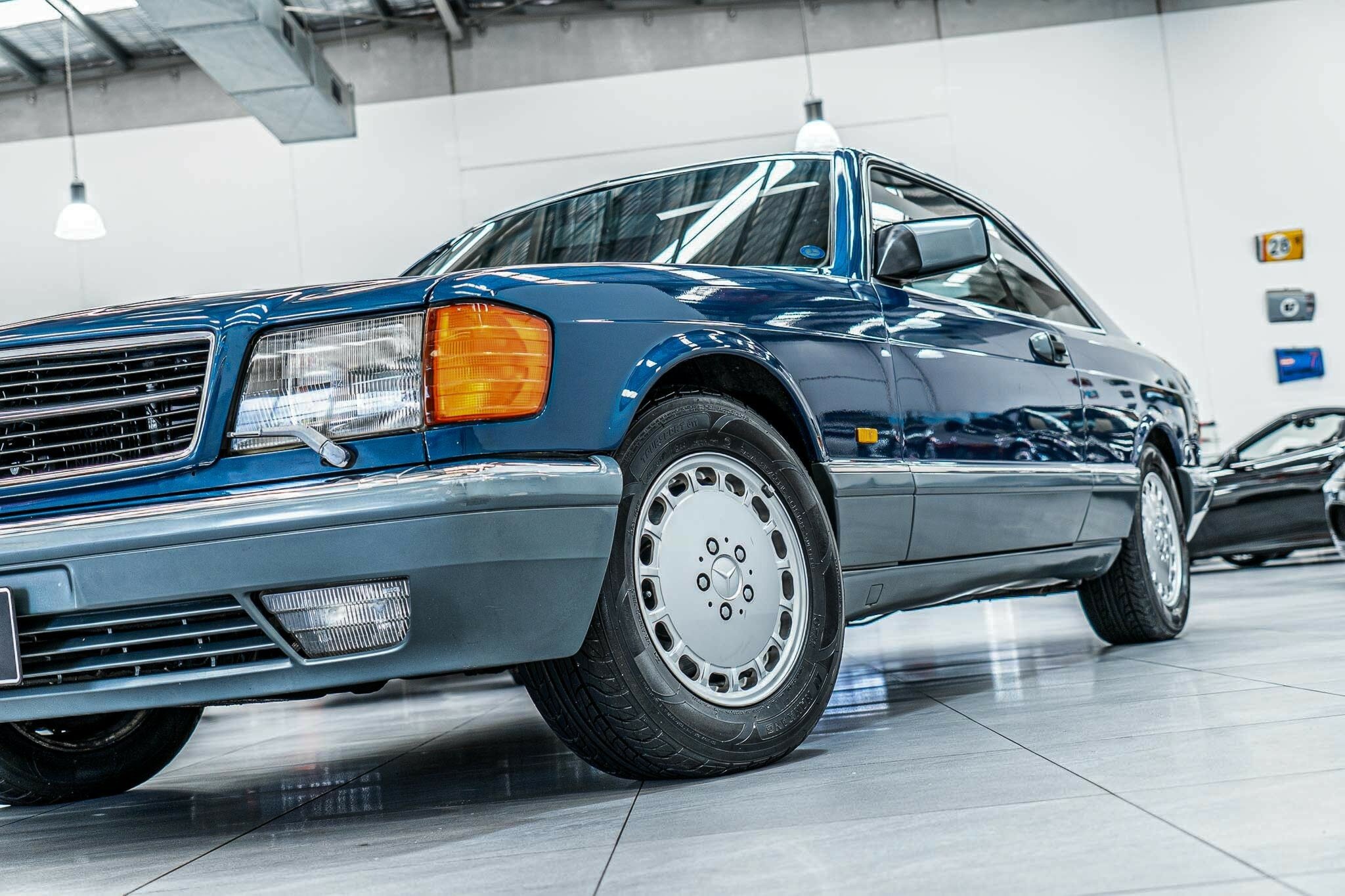 1986 MERCEDES-BENZ 420 SEC 4 SP AUTOMATIC 2D COUPE