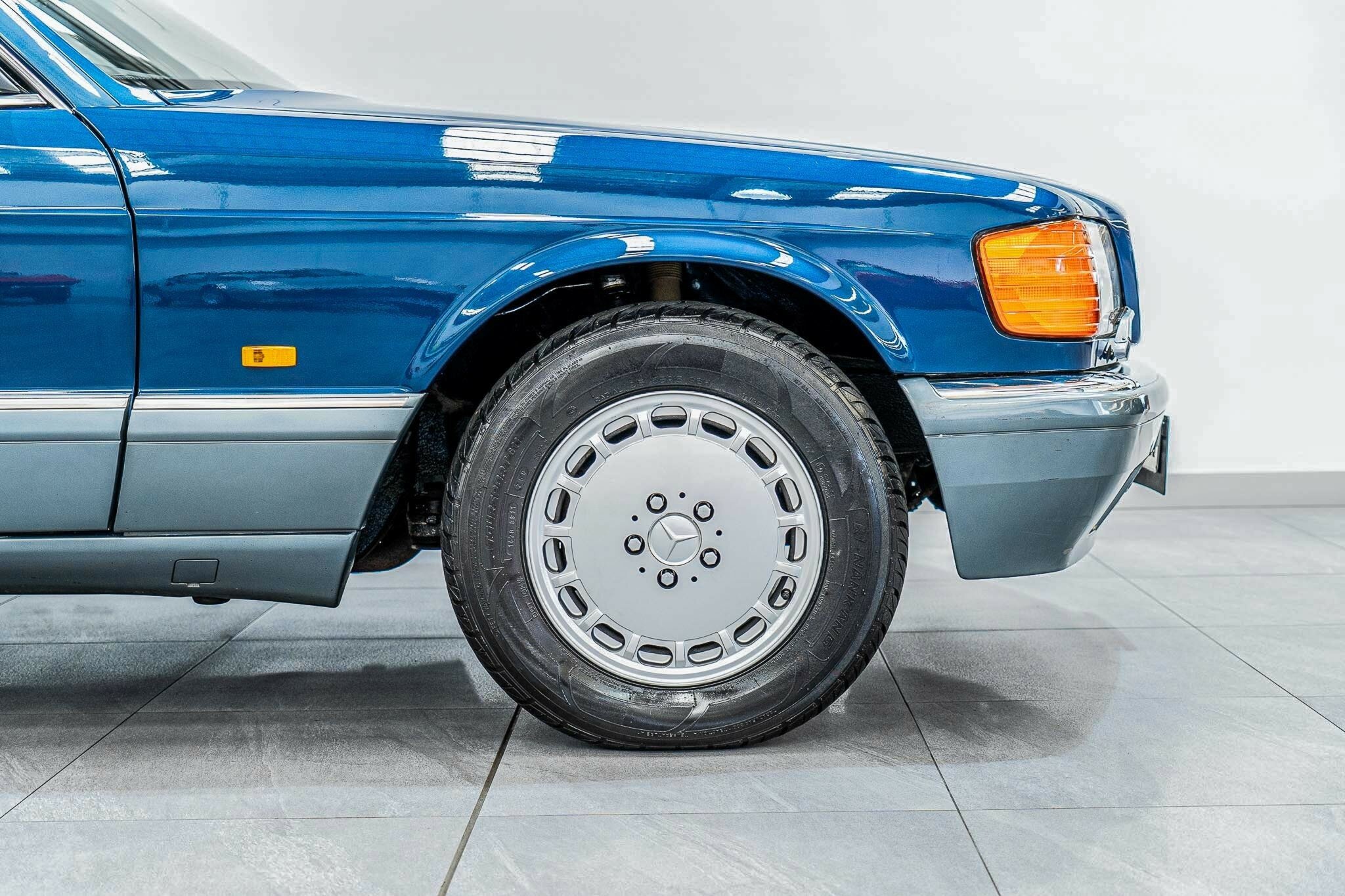 1986 MERCEDES-BENZ 420 SEC 4 SP AUTOMATIC 2D COUPE