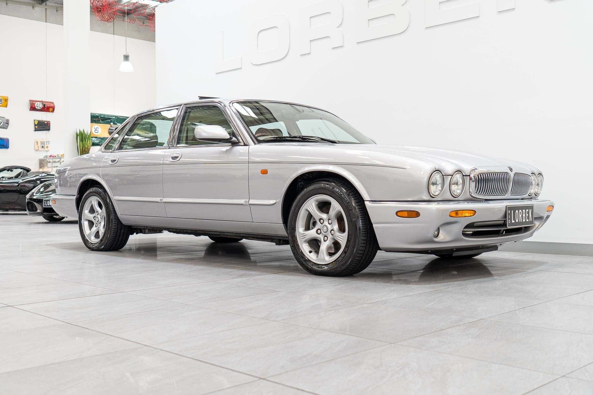 2002 JAGUAR XJ8 V8 3.2L HERITAGE 5 SP AUTOMATIC 4D SALOON