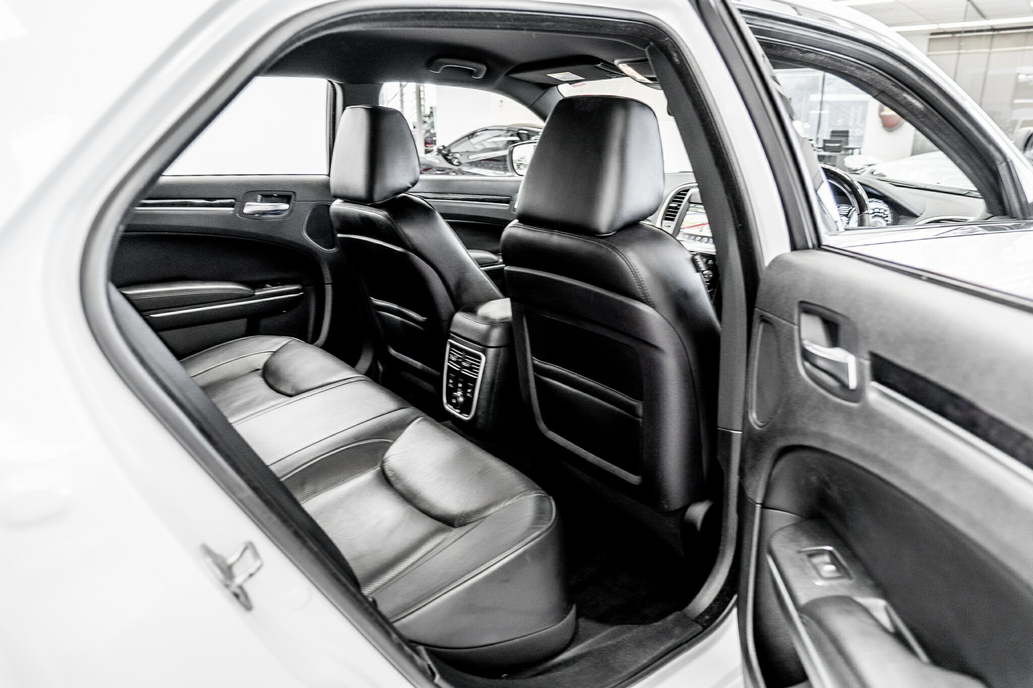2013 CHRYSLER 300 MY12 C 8 SP AUTOMATIC 4D SEDAN