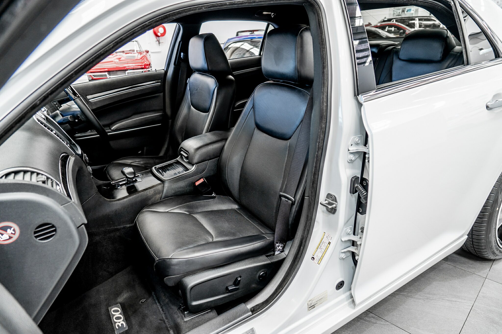 2013 CHRYSLER 300 MY12 C 8 SP AUTOMATIC 4D SEDAN