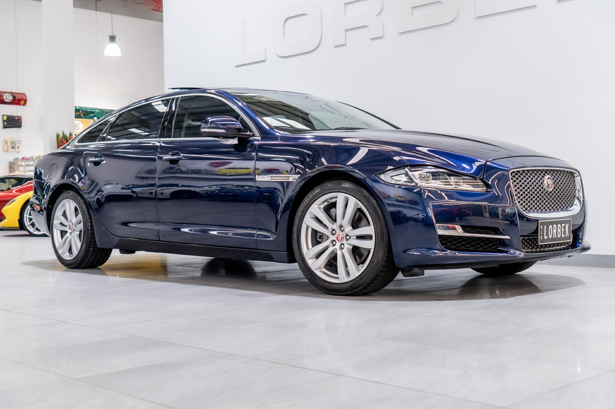 2016 JAGUAR XJ X351 MY16 3.0D V6 PREMIUM LUXURY LWB 8 SP AUTOMATIC 4D SEDAN