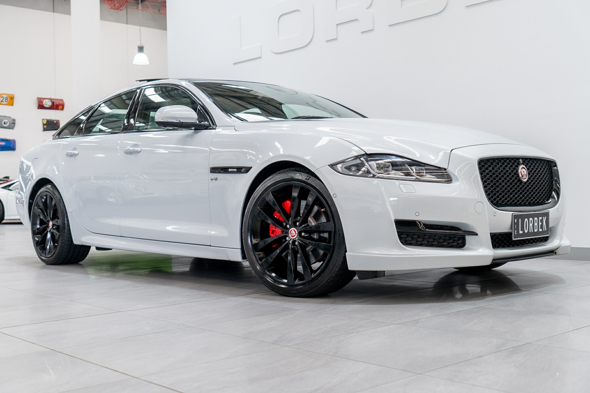 2016 JAGUAR XJ X351 MY16 3.0 V6 SC R-SPORT SWB 8 SP AUTOMATIC 4D SEDAN