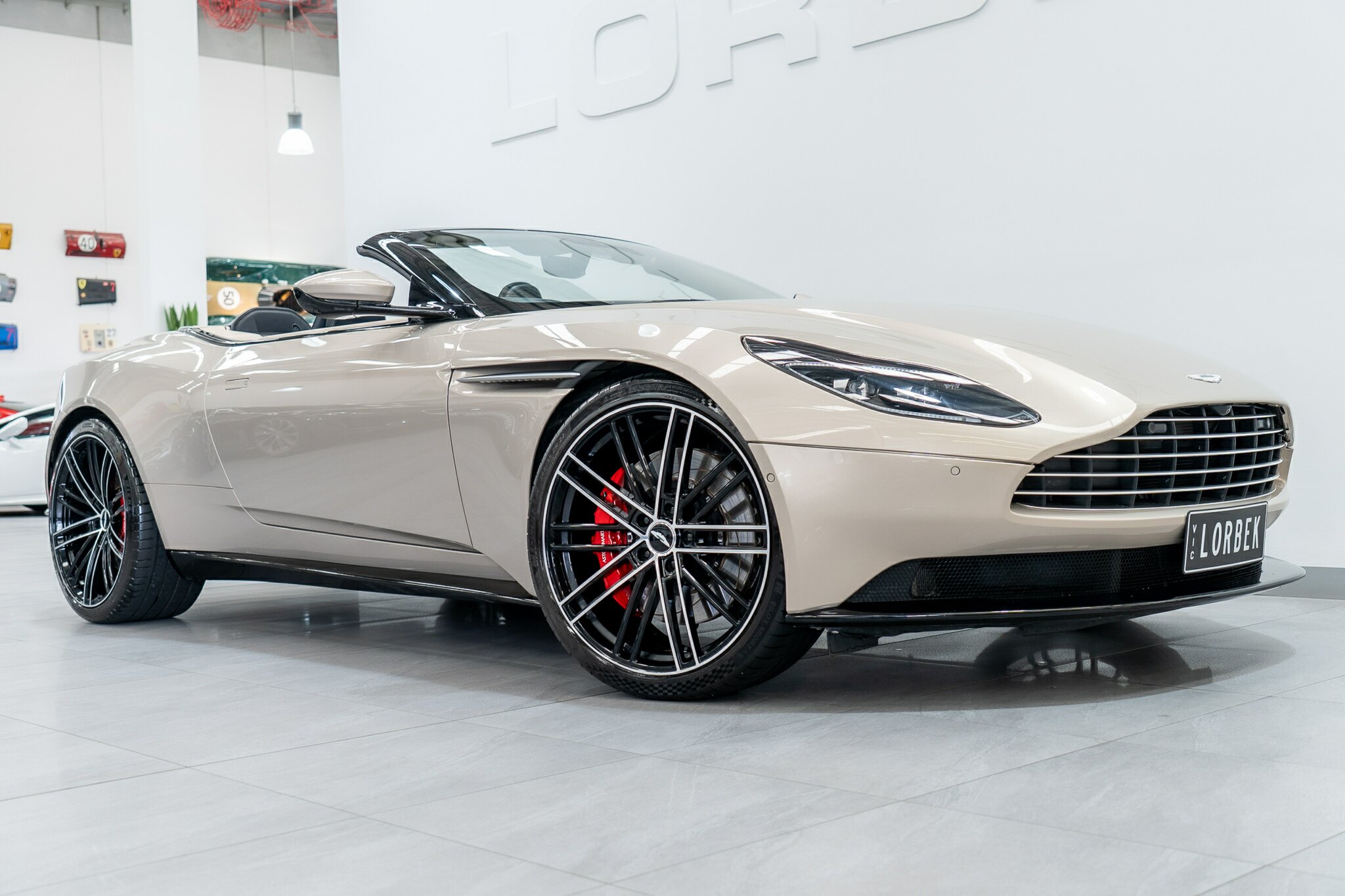 2021 ASTON MARTIN DB11 MY21 VOLANTE 8 SP AUTO STEPTRONIC SPRT 2D CONVERTIBLE