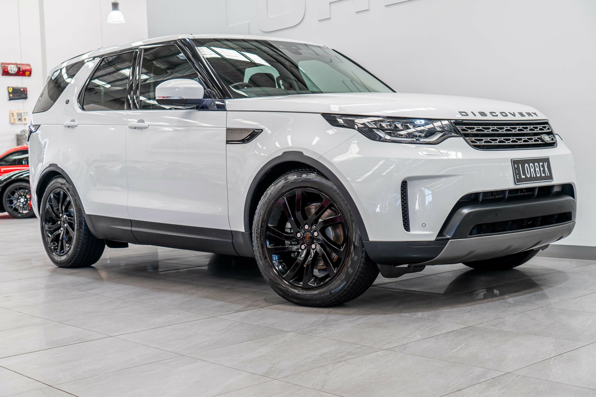 2017 LAND ROVER DISCOVERY MY17 TD6 SE 8 SP AUTOMATIC 4D WAGON
