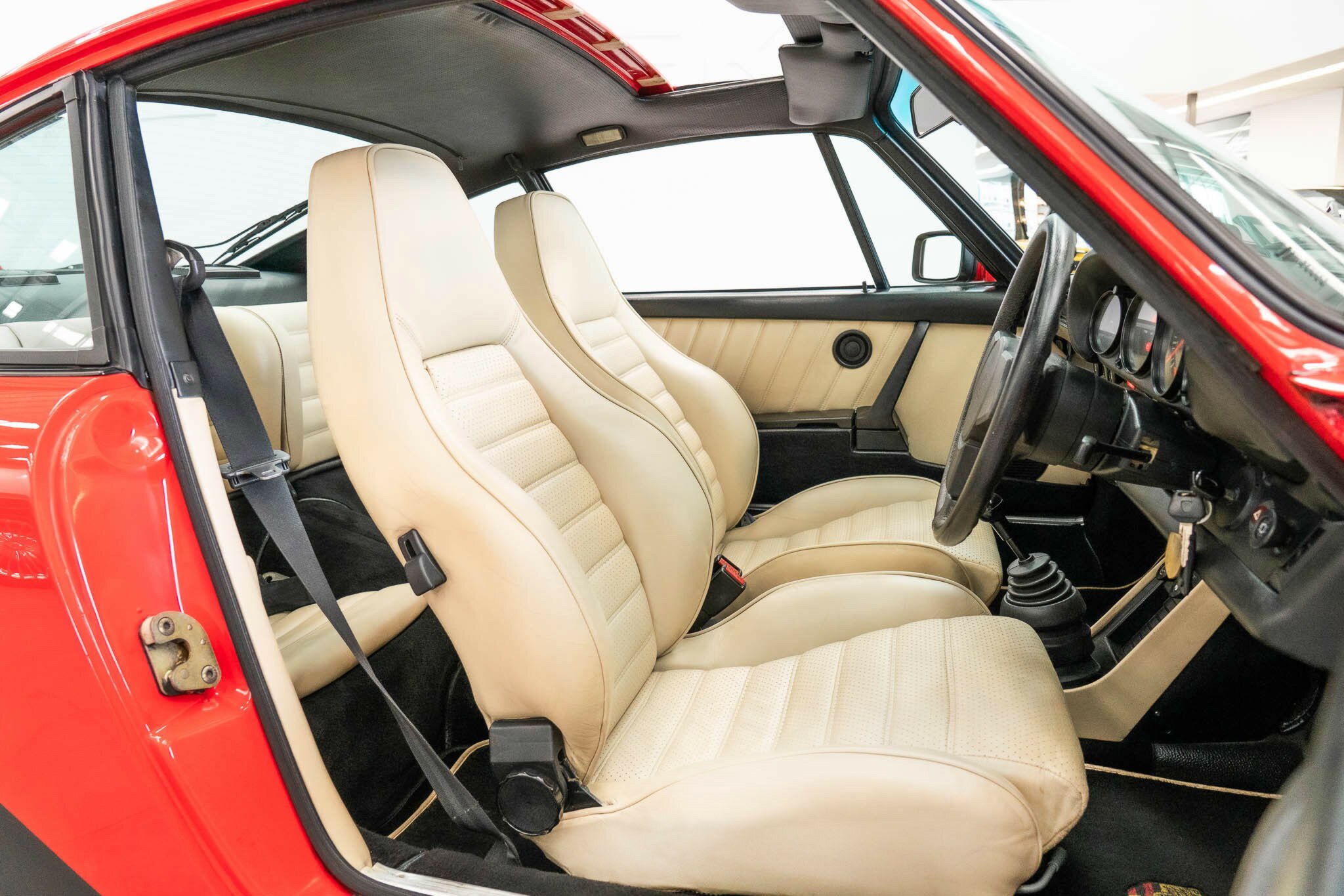 1982 PORSCHE 911 TURBO (930) 4 SP MANUAL 2D COUPE