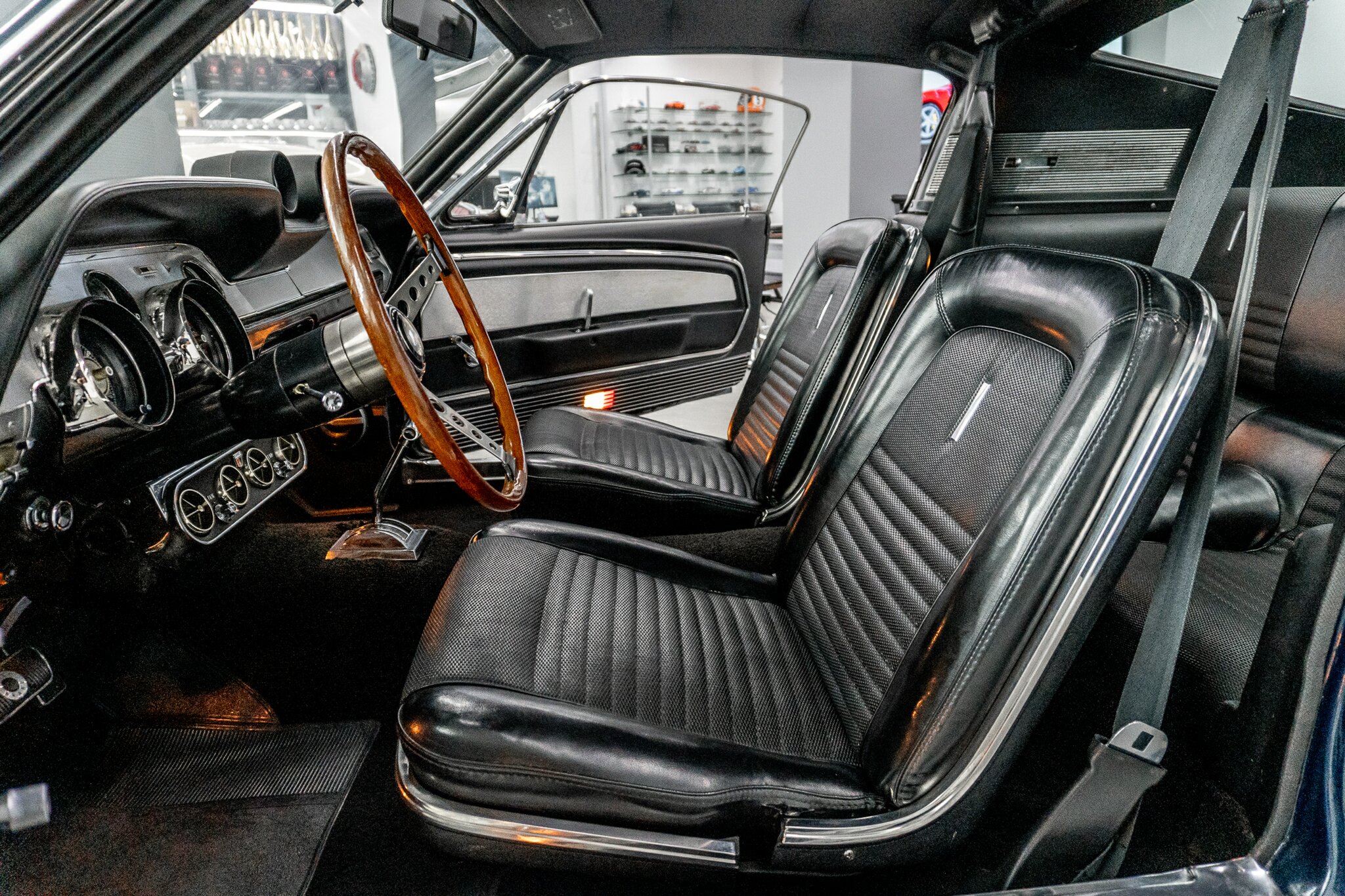 1967 FORD MUSTANG 428 SHELBY GT500 4 SP AUTOMATIC 2D COUPE