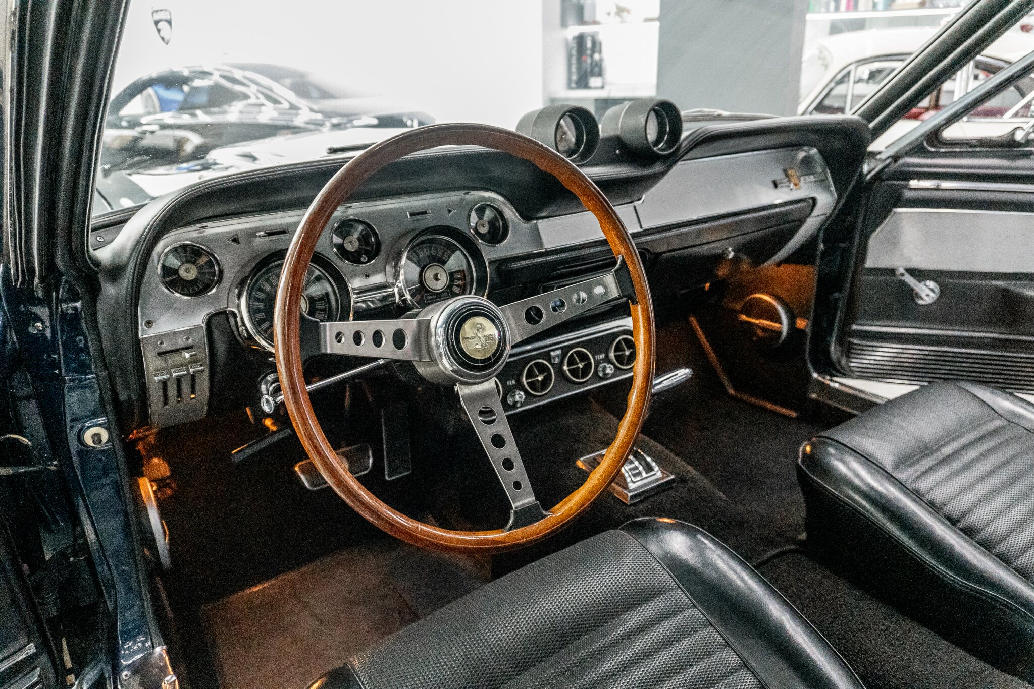 1967 FORD MUSTANG 428 SHELBY GT500 4 SP AUTOMATIC 2D COUPE