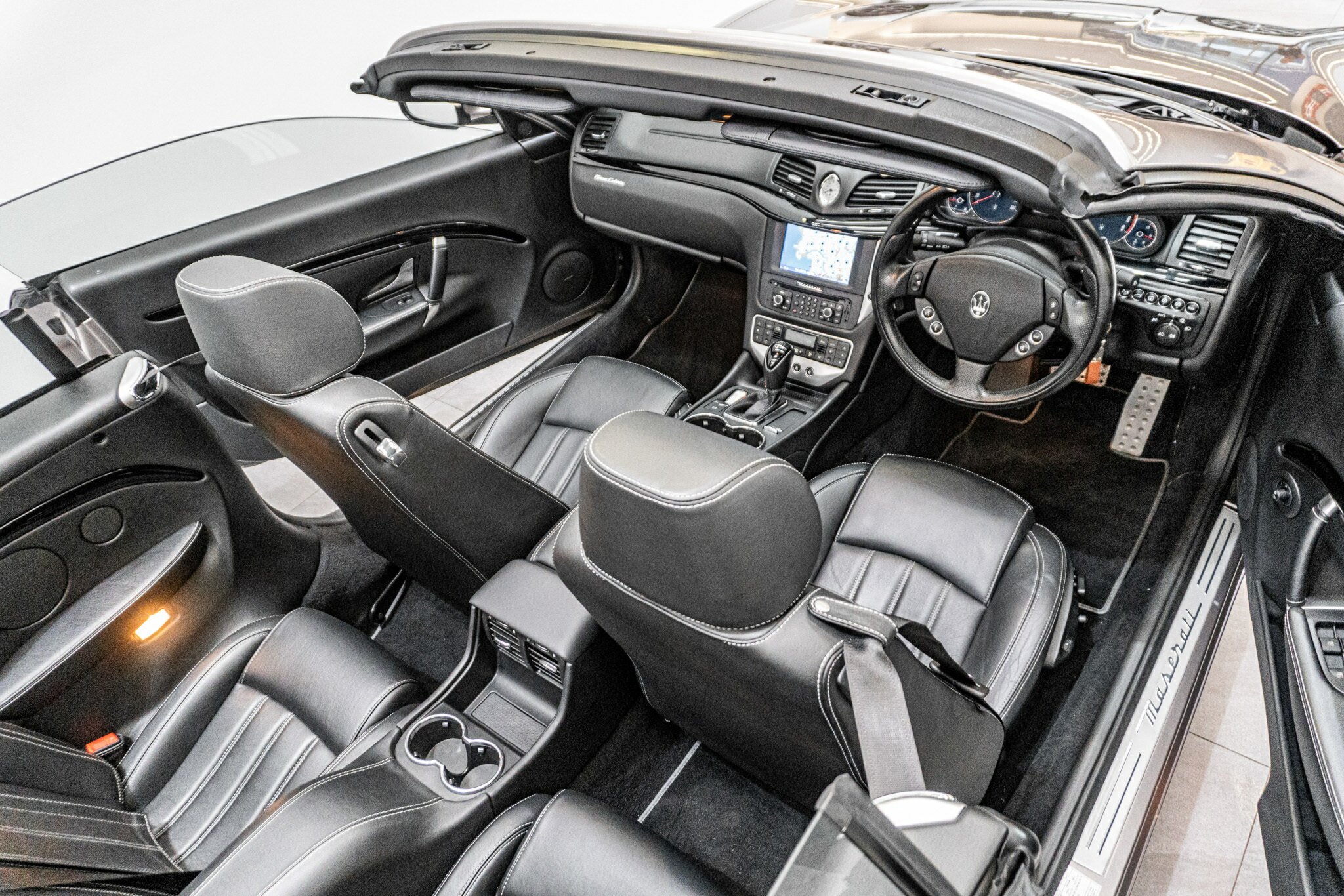 2010 MASERATI GRANCABRIO 6 SP AUTOMATIC 2D CONVERTIBLE