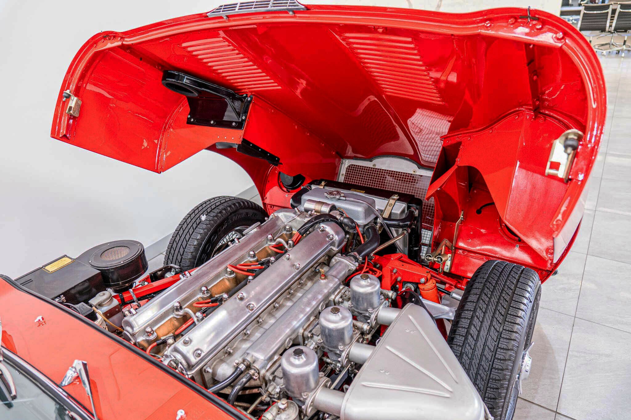 1965 JAGUAR E TYPE SERIES 1 4.2 4 SP MANUAL 2D ROADSTER