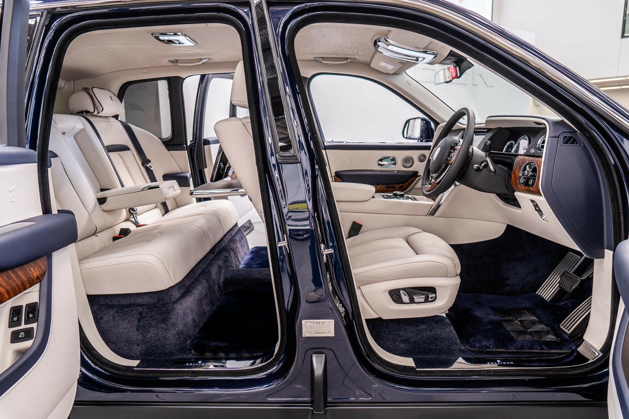 2021 ROLLS-ROYCE CULLINAN RR31 MY22 8 SP AUTOMATIC 5D WAGON