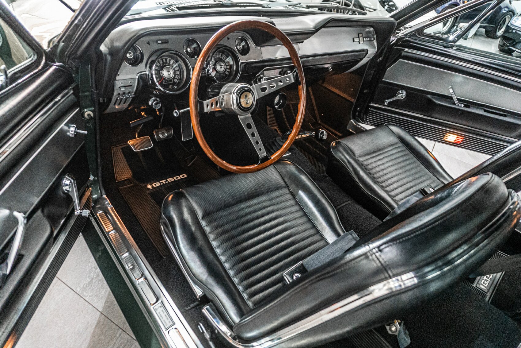 1967 FORD MUSTANG COBRA GT500 428 4 SP MANUAL 2D FASTBACK