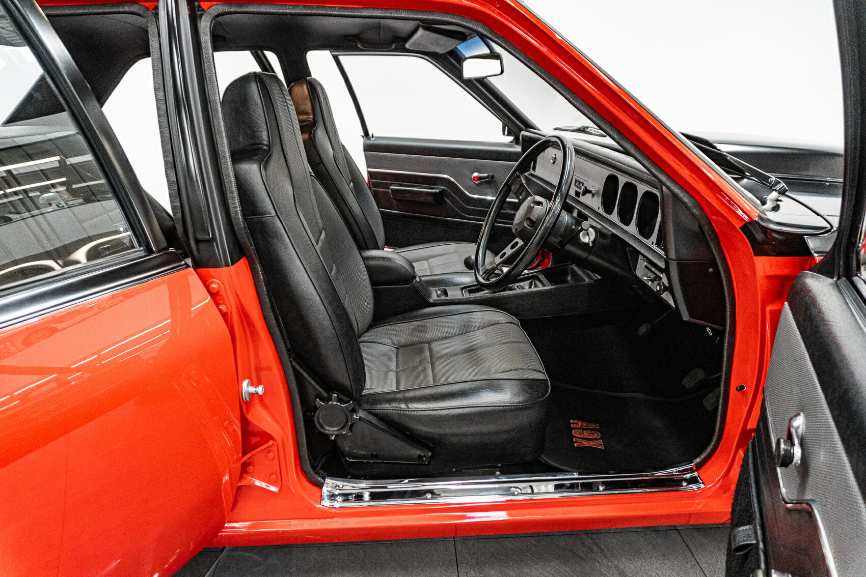 1977 HOLDEN TORANA LX SL/R 5000 A9X 4 SP MANUAL 4D SEDAN