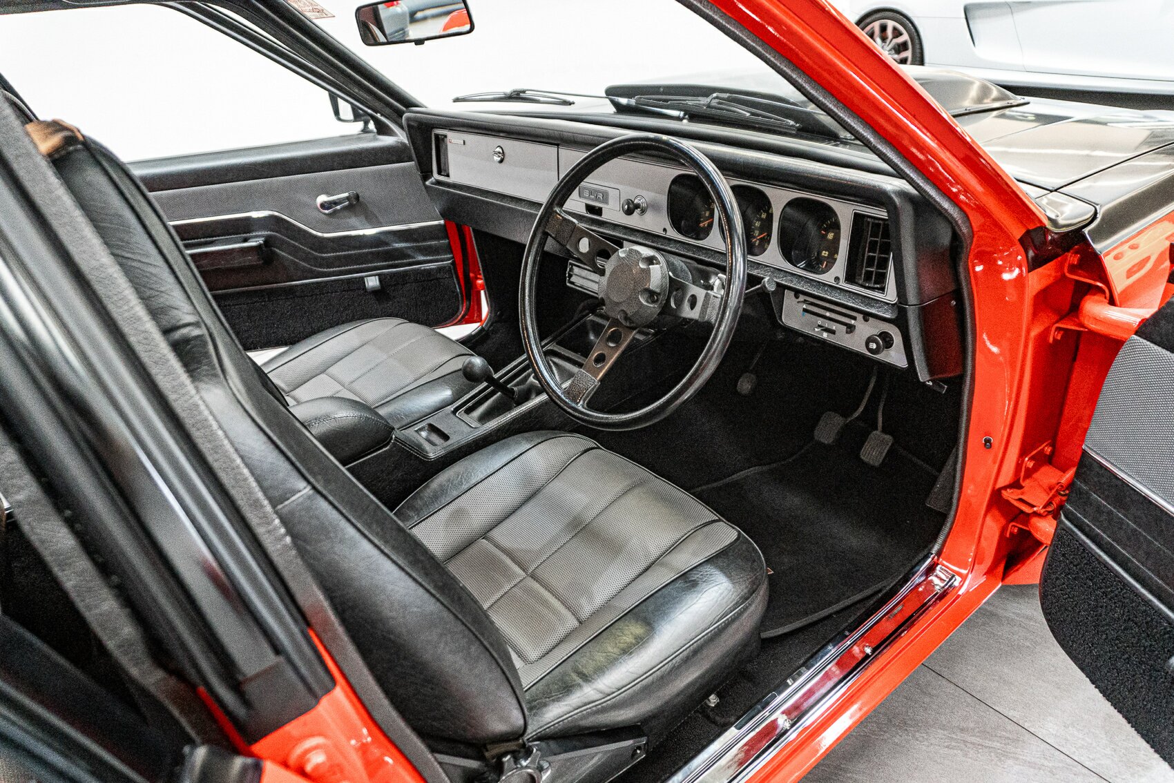 1977 HOLDEN TORANA LX SL/R 5000 A9X 4 SP MANUAL 4D SEDAN