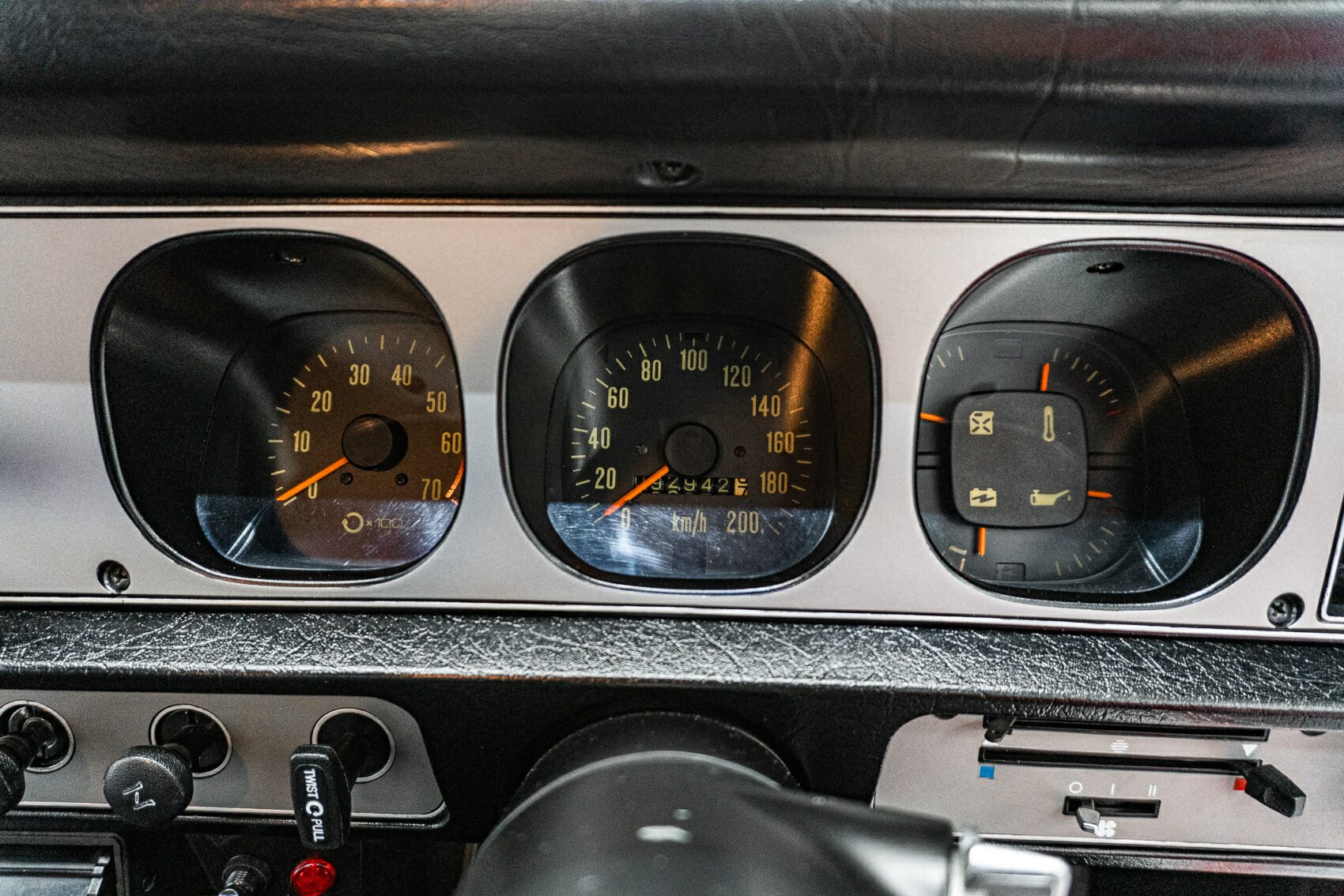 1977 HOLDEN TORANA LX SL/R 5000 A9X 4 SP MANUAL 4D SEDAN