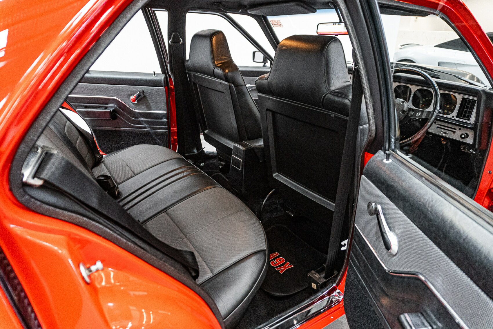 1977 HOLDEN TORANA LX SL/R 5000 A9X 4 SP MANUAL 4D SEDAN