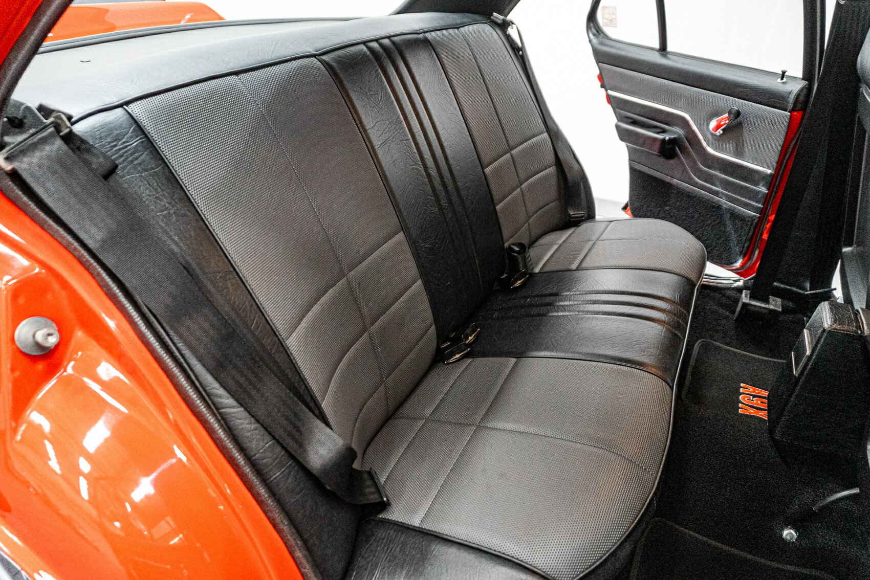 1977 HOLDEN TORANA LX SL/R 5000 A9X 4 SP MANUAL 4D SEDAN
