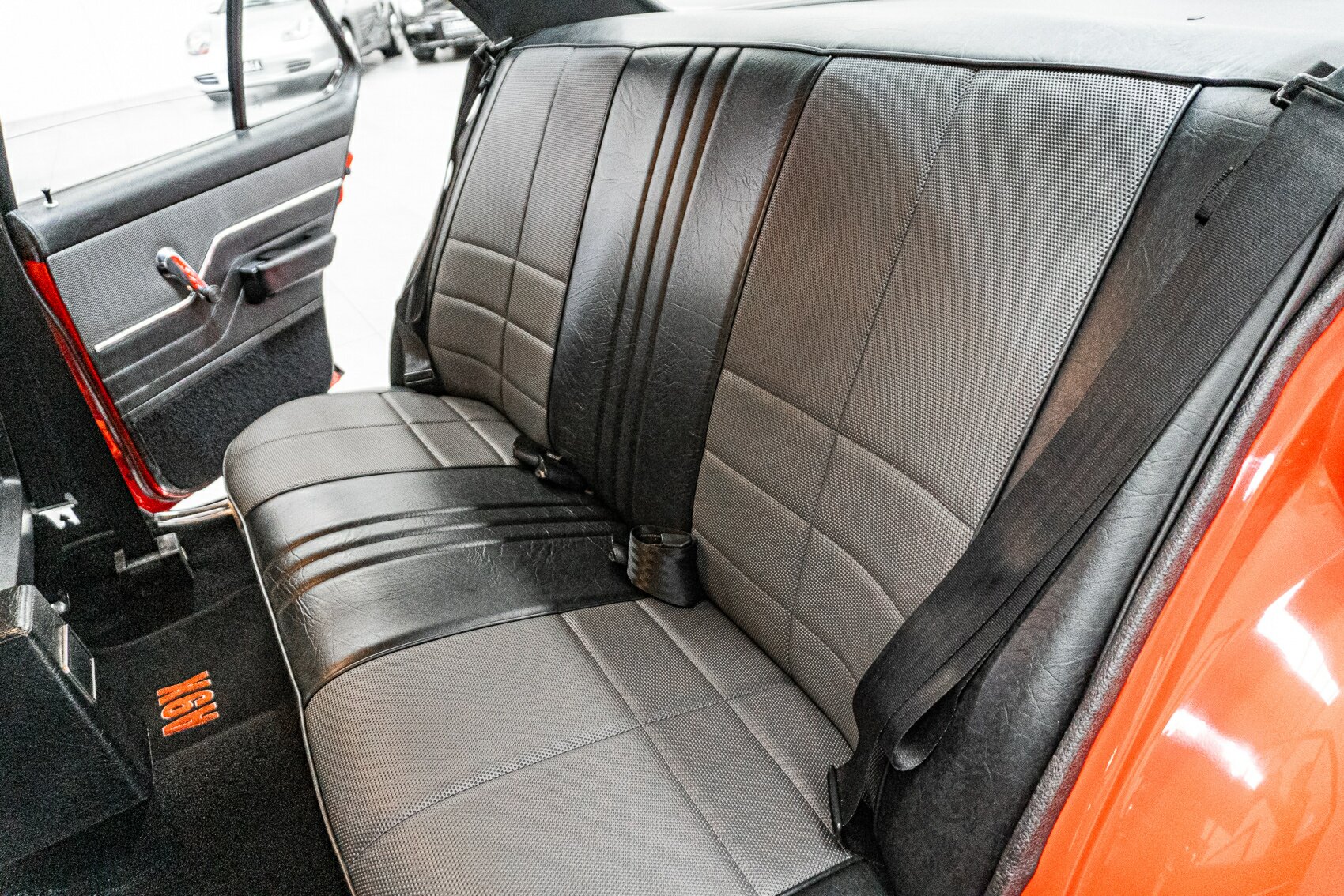 1977 HOLDEN TORANA LX SL/R 5000 A9X 4 SP MANUAL 4D SEDAN