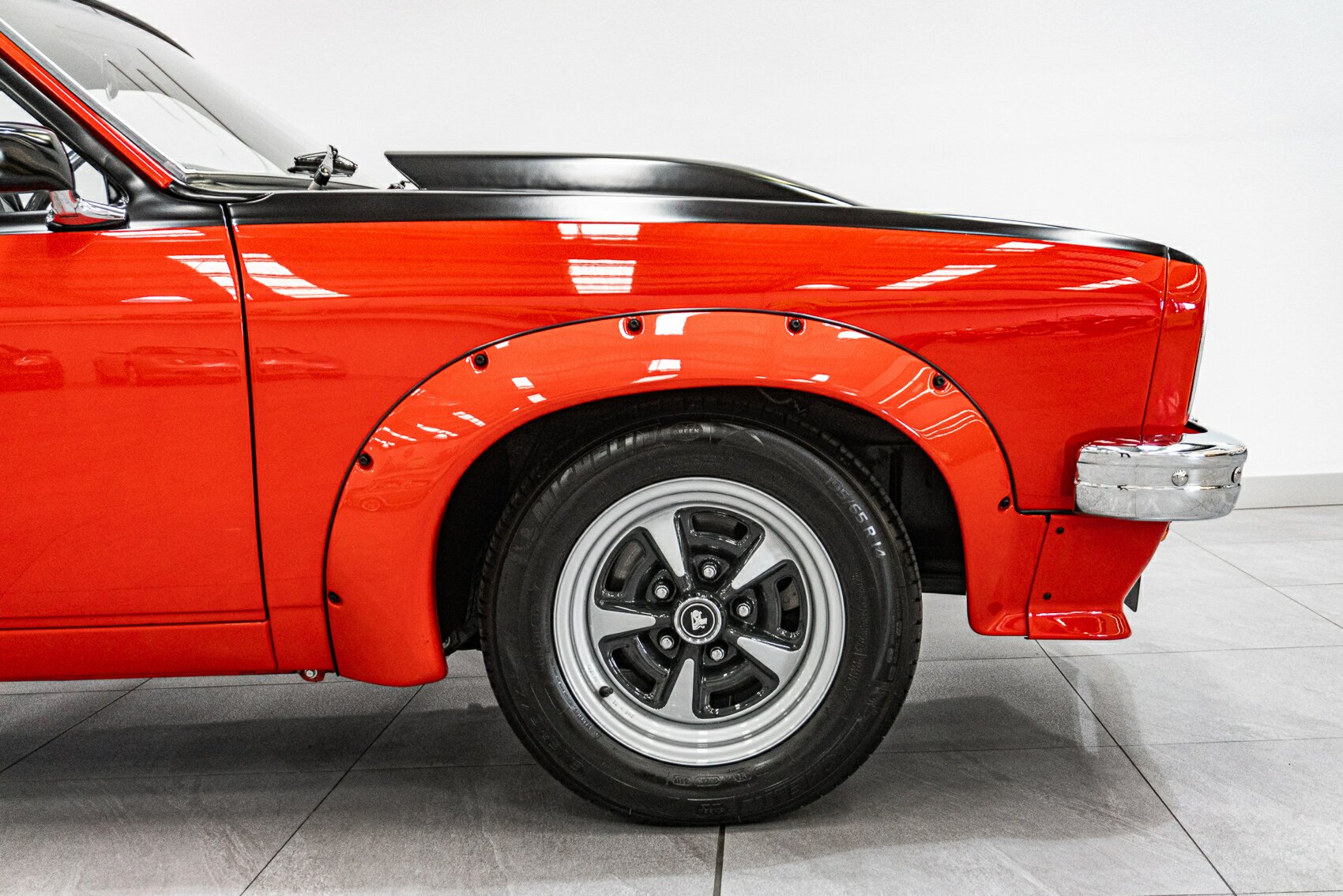 1977 HOLDEN TORANA LX SL/R 5000 A9X 4 SP MANUAL 4D SEDAN