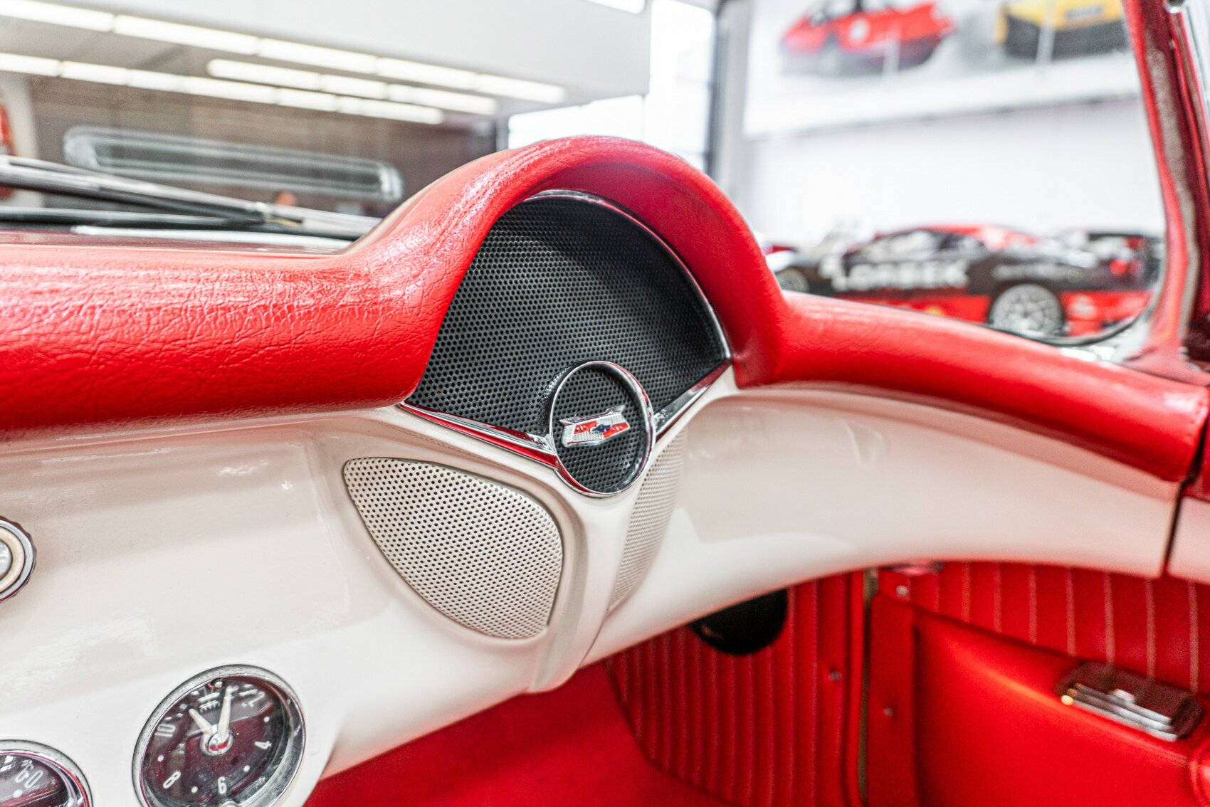1954 CHEVROLET CORVETTE C1 2 SP AUTOMATIC 2D ROADSTER