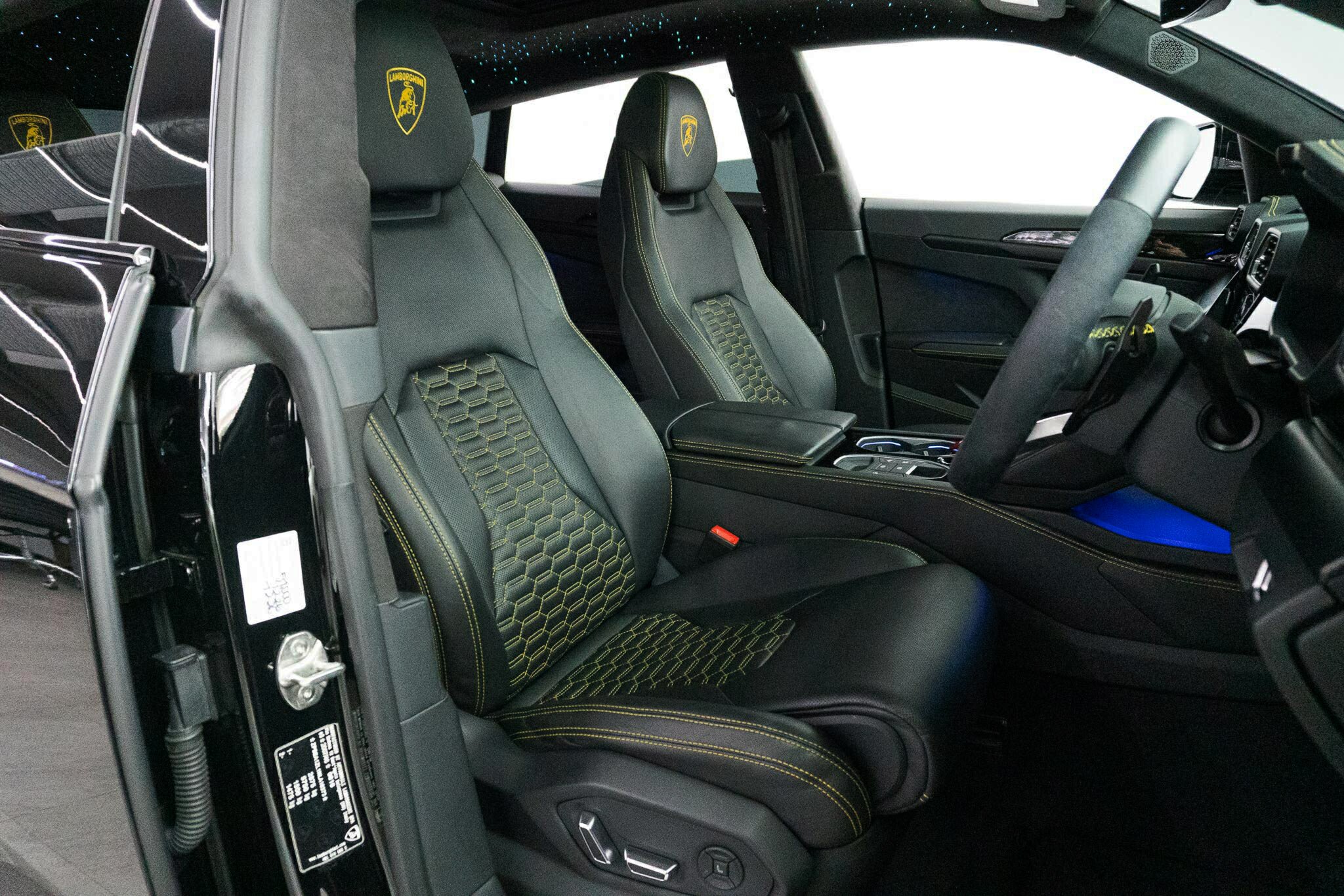 2021 LAMBORGHINI URUS 636 MY22 8 SP AUTOMATIC 4D WAGON