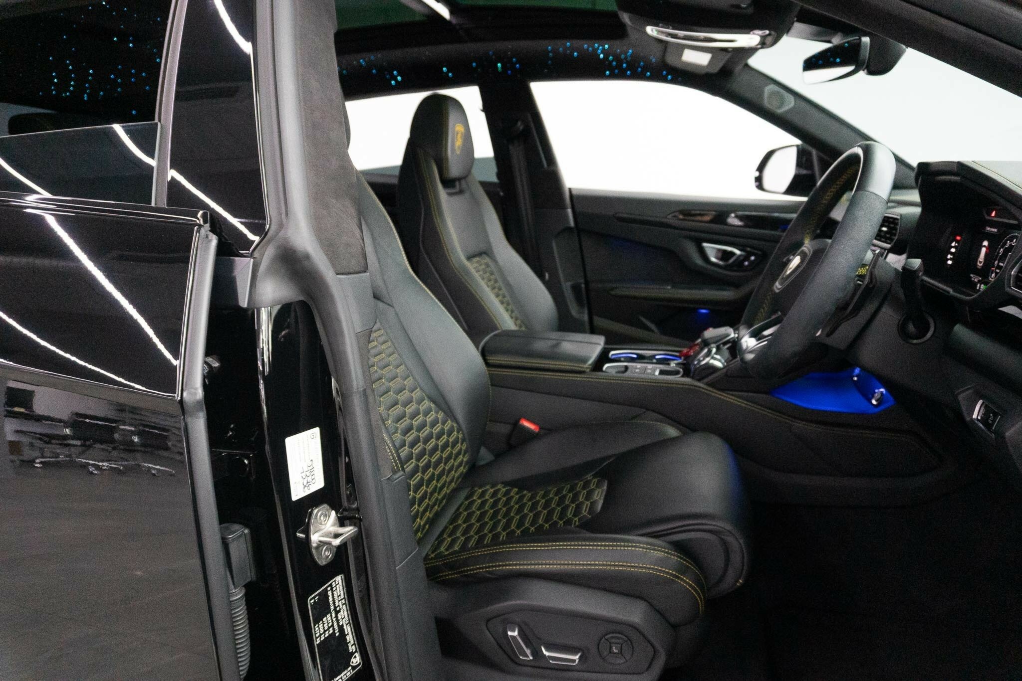 2021 LAMBORGHINI URUS 636 MY22 8 SP AUTOMATIC 4D WAGON