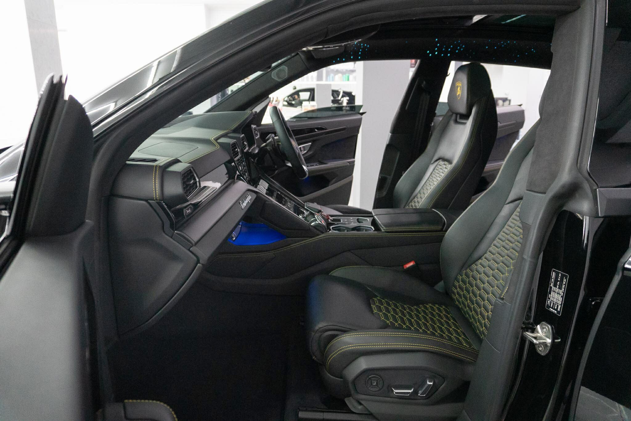 2021 LAMBORGHINI URUS 636 MY22 8 SP AUTOMATIC 4D WAGON