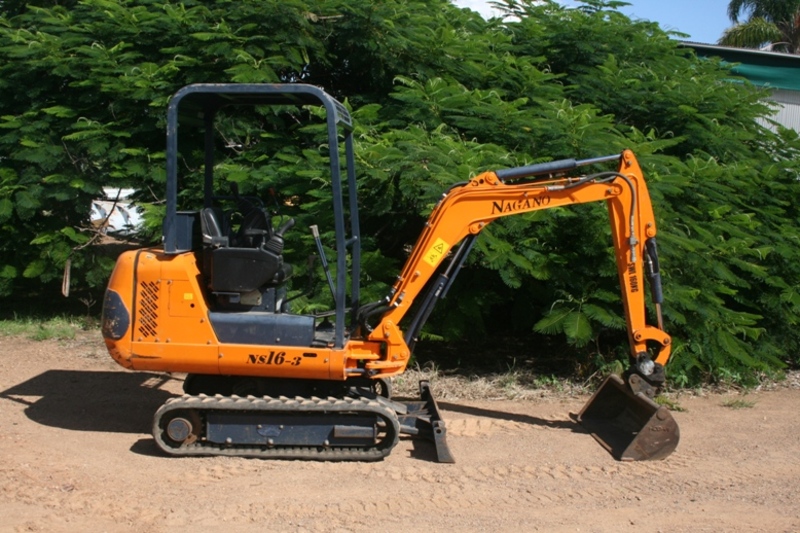 NAGANO NS16-3 EXCAVATOR 1016