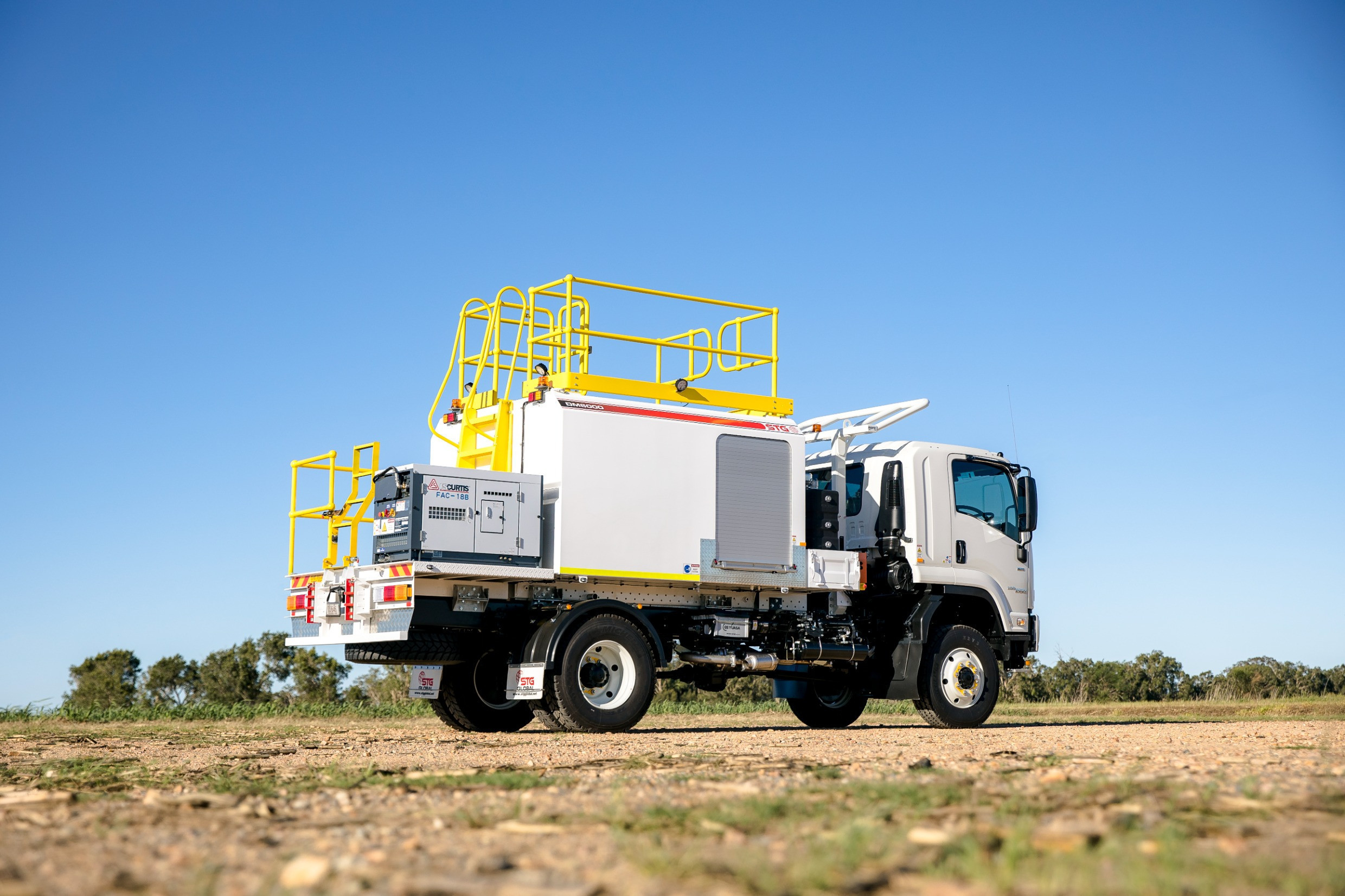 2024 ISUZU FTS 139-260 TRUCK FTS 139-260 AUTOMATIC SERVICE BODY