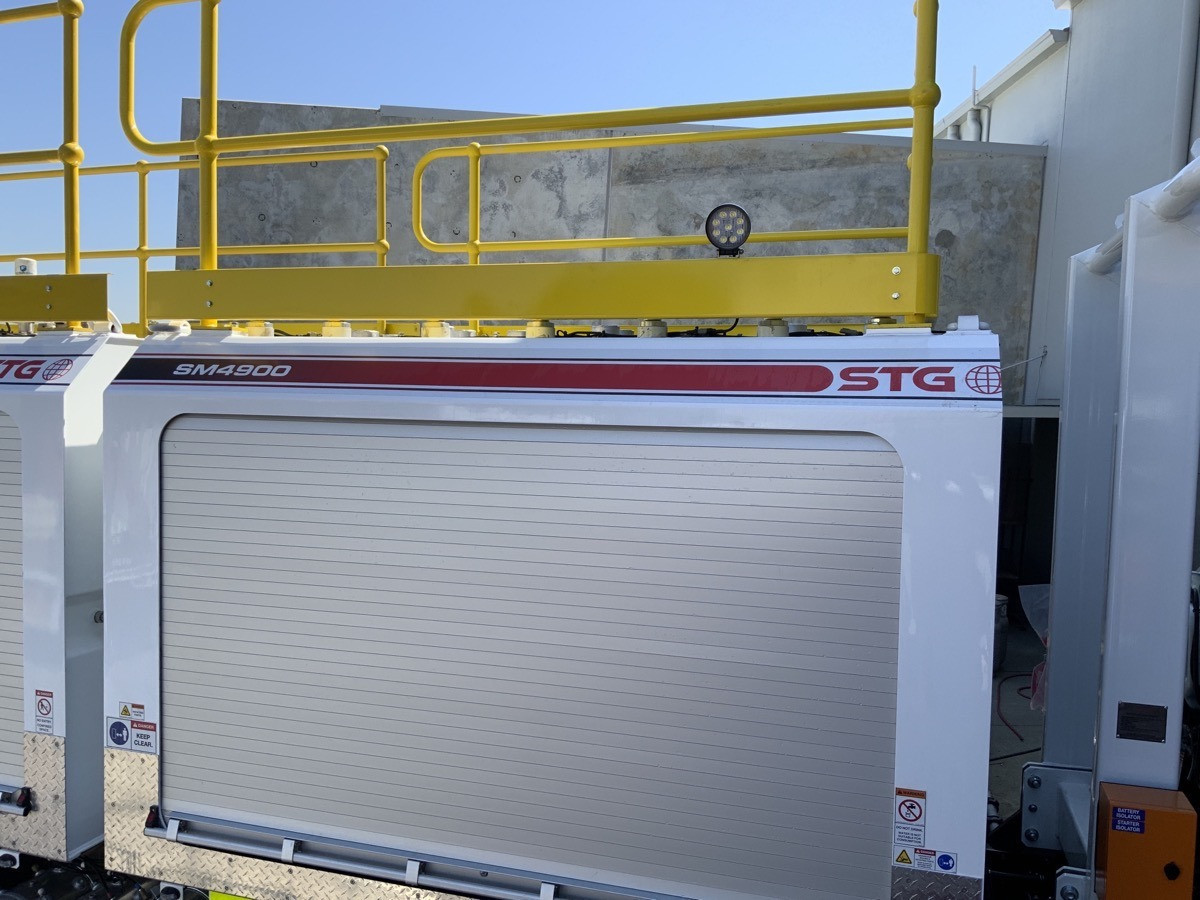 2025 ISUZU FYH 300-350 9,000LT DIESEL + 7 X 700LT OIL TRUCK FYH 300-350 AUTOMATIC SERVICE BODY