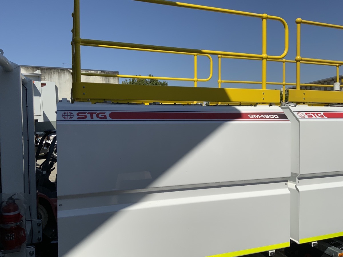 2025 ISUZU FYH 300-350 9,000LT DIESEL + 7 X 700LT OIL TRUCK FYH 300-350 AUTOMATIC SERVICE BODY