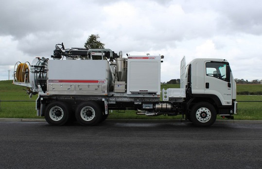 2024 ISUZU FVZ 260-300 4,500LT NDD AUTOMATIC VACUUM TANKER