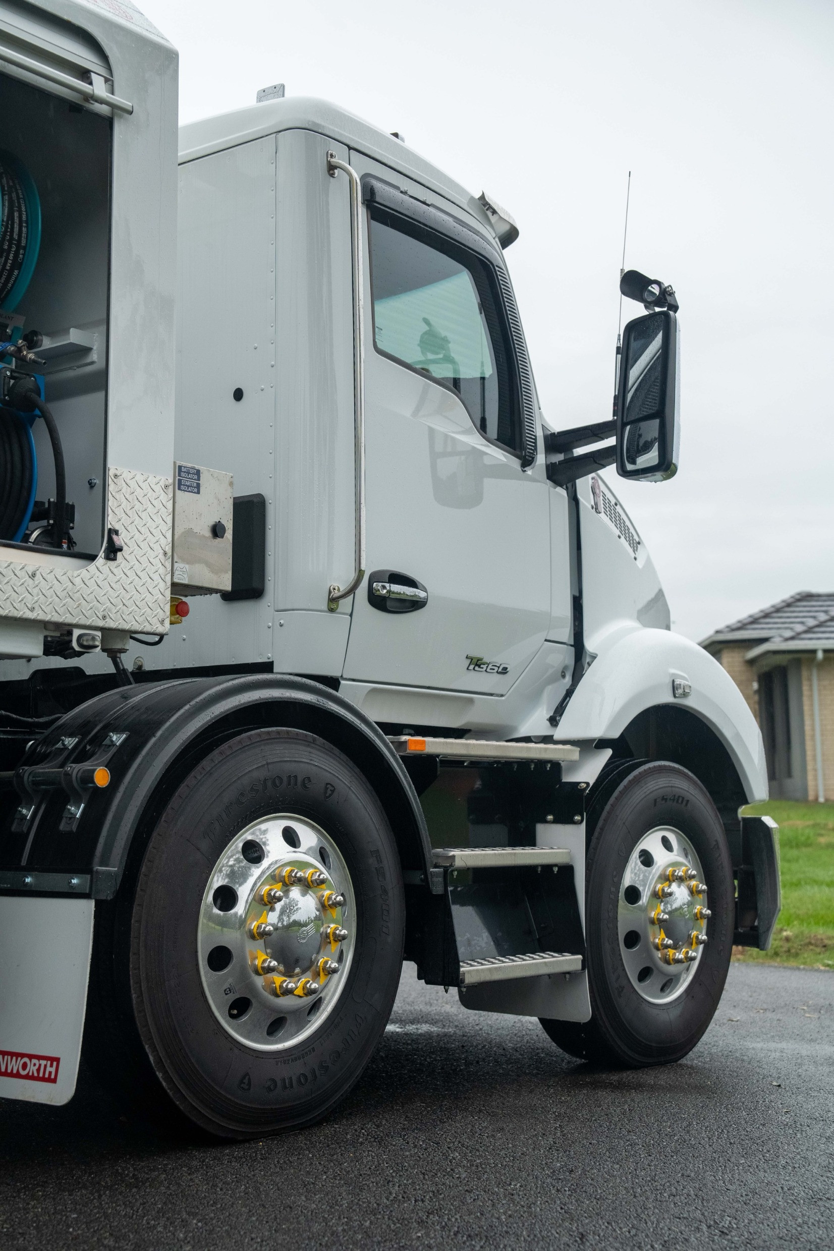 2024 KENWORTH T360 AUTOMATIC SERVICE BODY