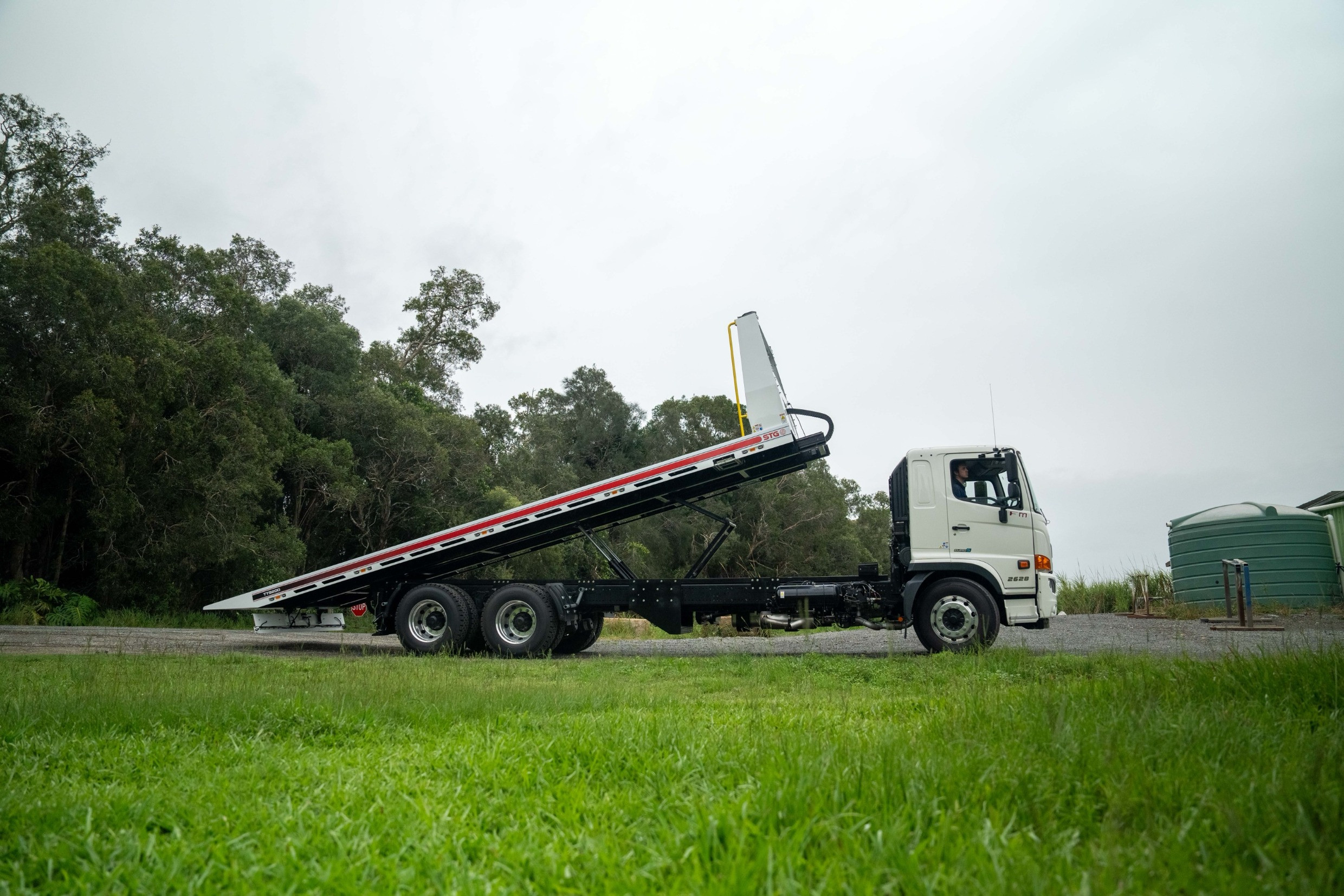 2024 HINO FM 2628-500 SERIES AUTOMATIC TILT TRAY