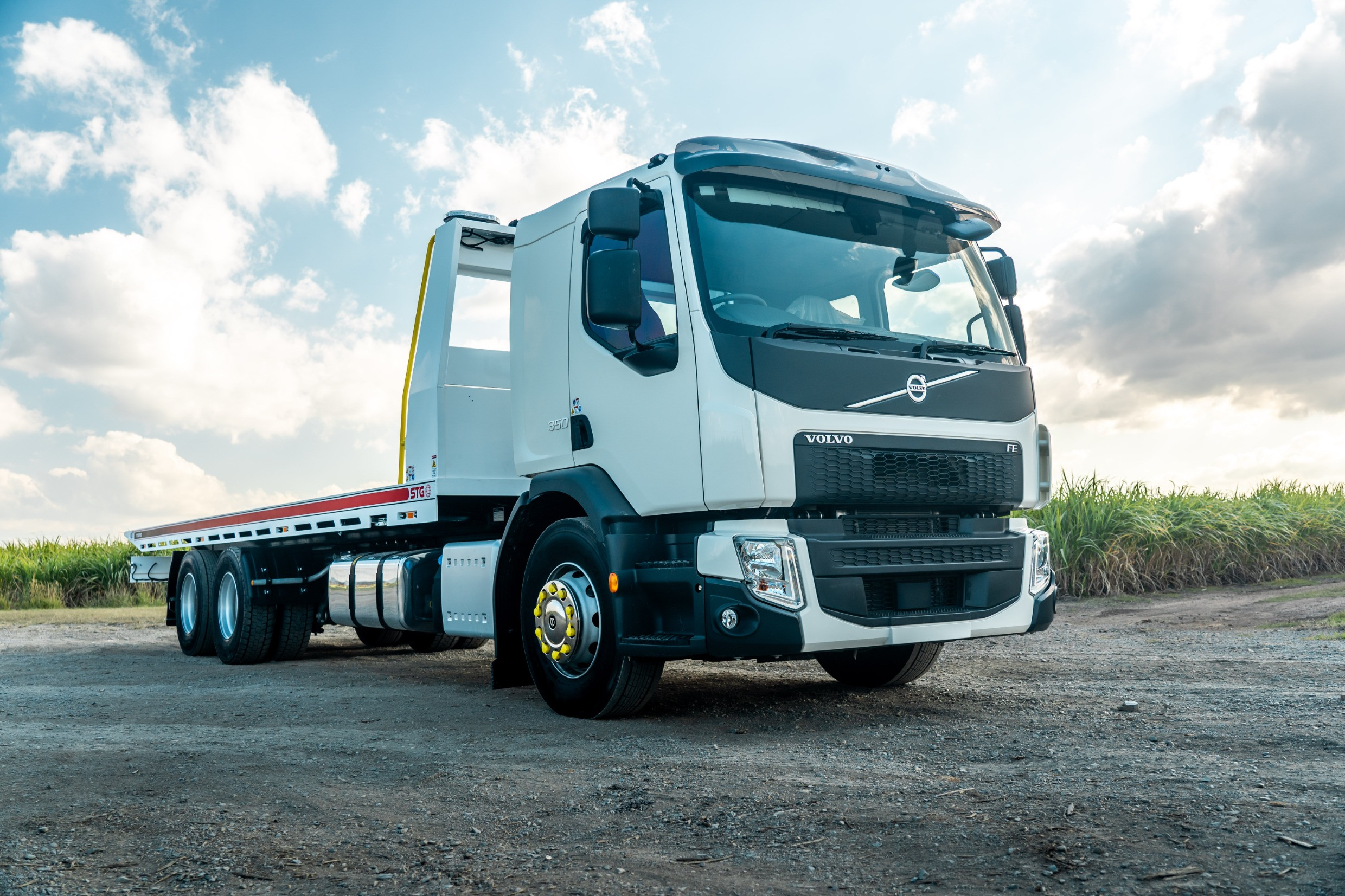 2024 VOLVO FE 300/340 TT8700 8.7M AUTOMATIC TILT TRAY
