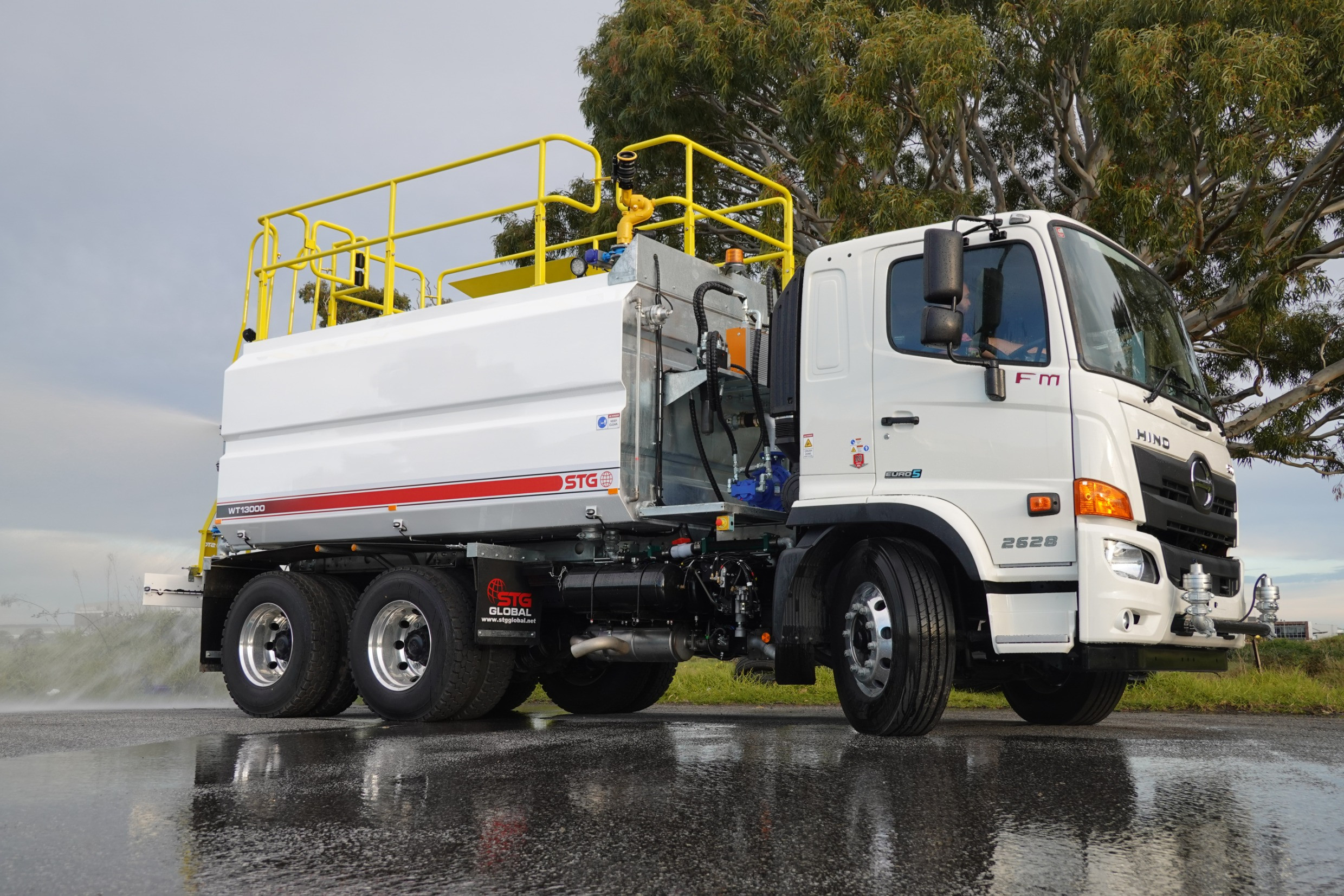 2024 HINO FM 2628-500 SERIES 13000LT GALVANISED AUTOMATIC WATER TRUCK