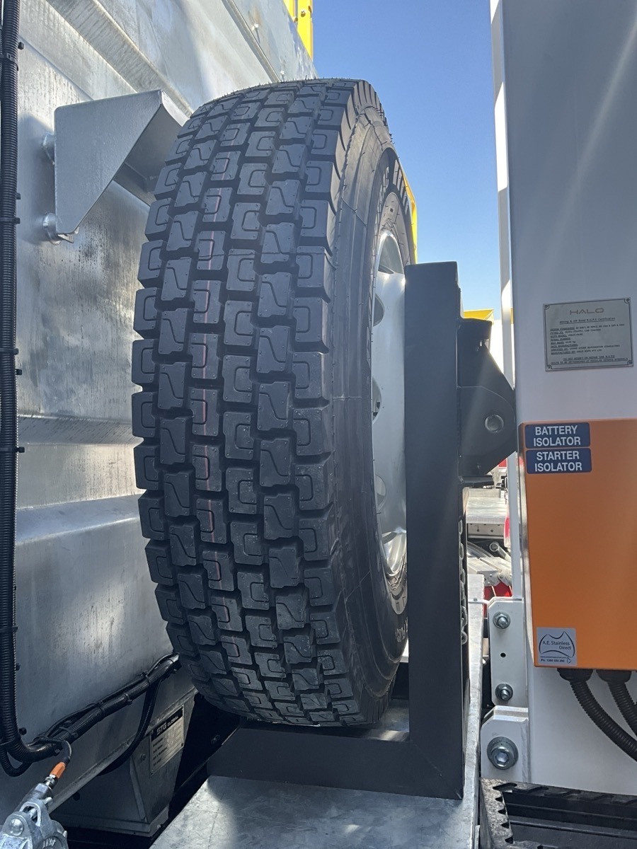 2025 ISUZU FYH 300-350 18,000LT GALVANISED AUTOMATIC WATER TRUCK