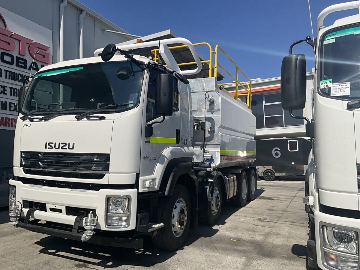 2025 ISUZU FYH 300-350 18,000LT GALVANISED AUTOMATIC WATER TRUCK