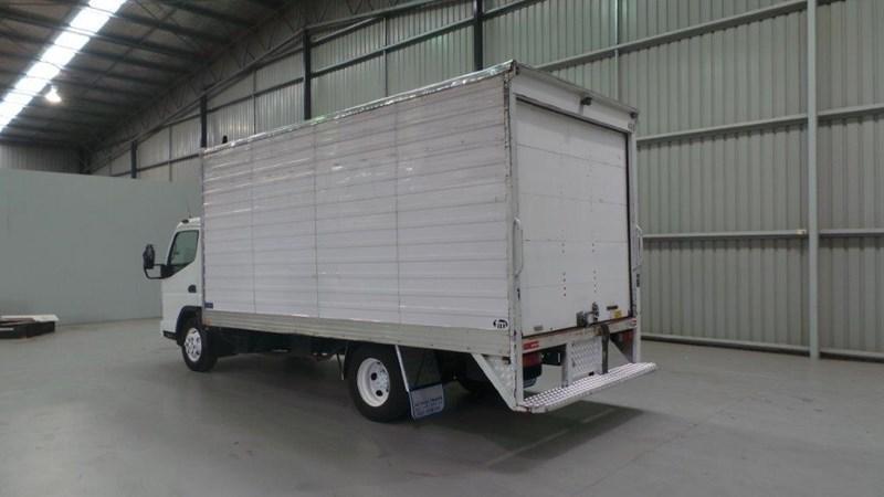 2006 FUSO CANTER
