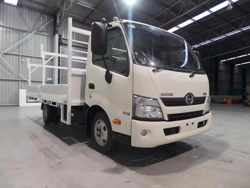 2016 HINO 616 - 300 Series 616 - 300 Series Truck