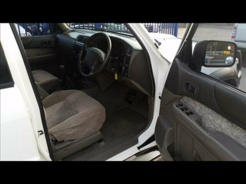 1999 NISSAN PATROL ST (4x4) GU
