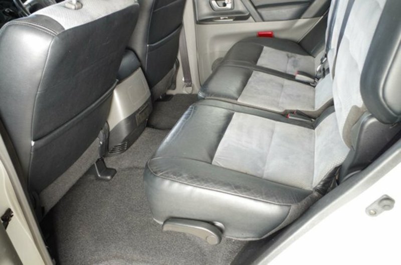 2004 MITSUBISHI PAJERO GLS 21st ANNIVERSARY NP