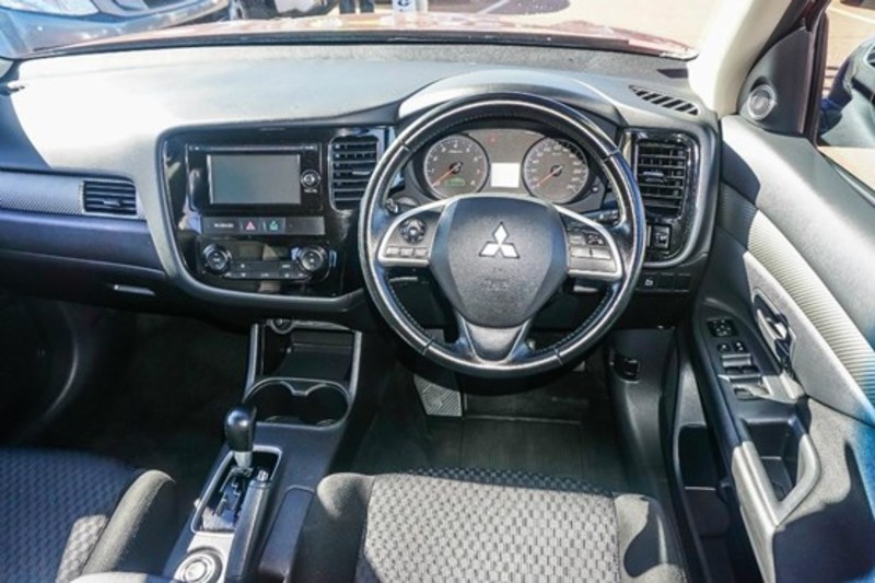 2013 MITSUBISHI OUTLANDER ES 4WD ZJ MY14