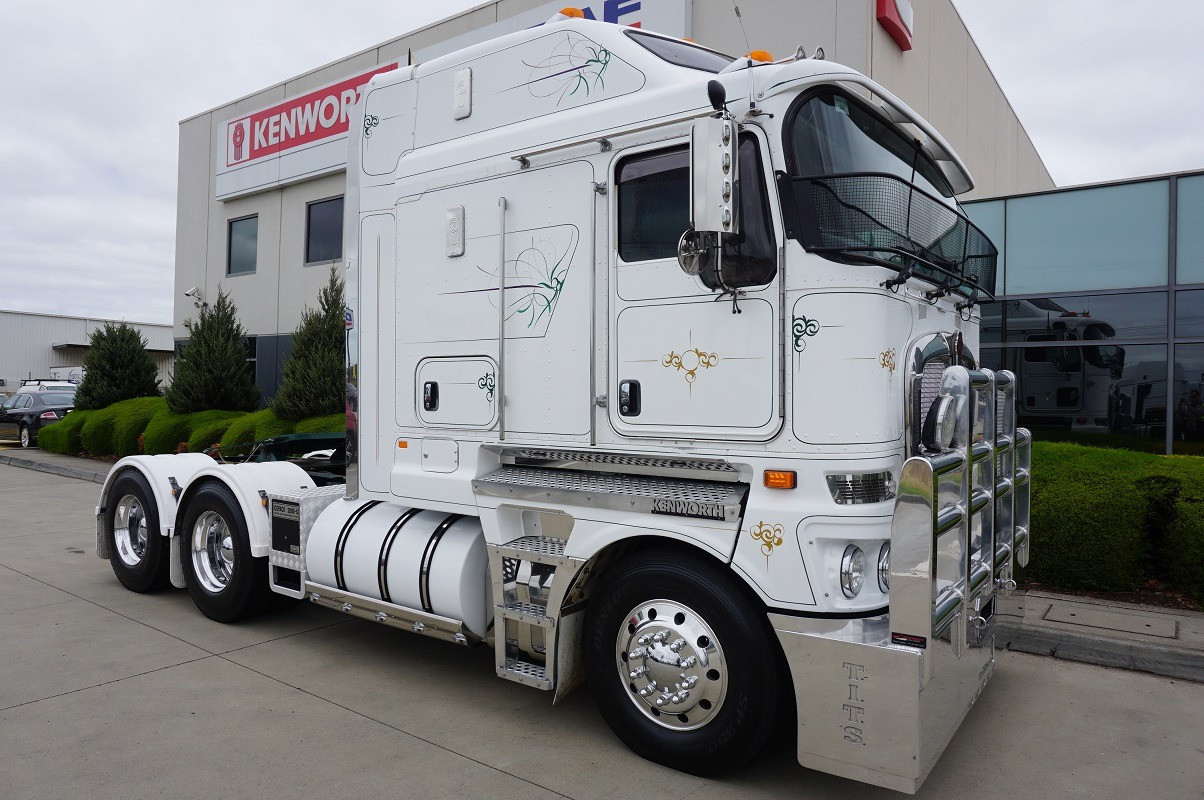 2015 KENWORTH K200 2.8M BIG CAB MANUAL PRIMEMOVER
