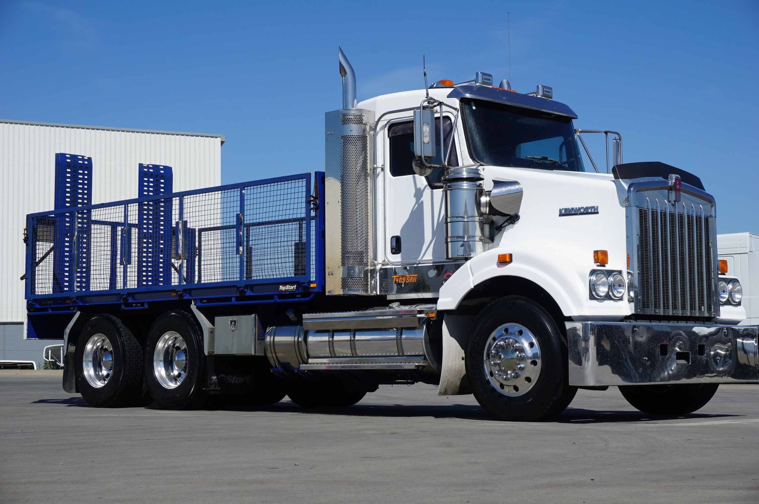 2013 KENWORTH T409SAR TRUCK MANUAL TRAY