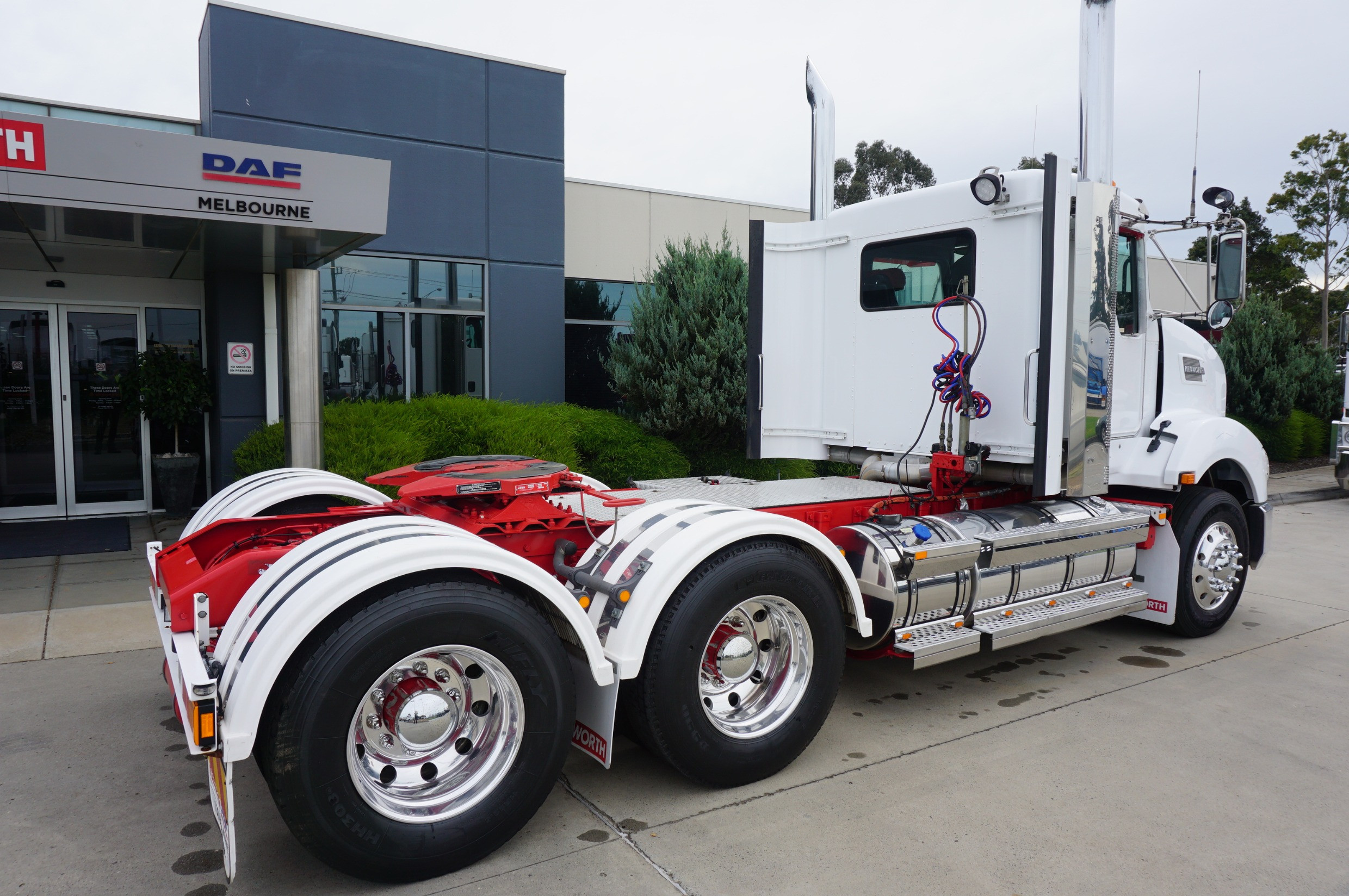 2016 KENWORTH T409 AUTOMATIC PRIMEMOVER