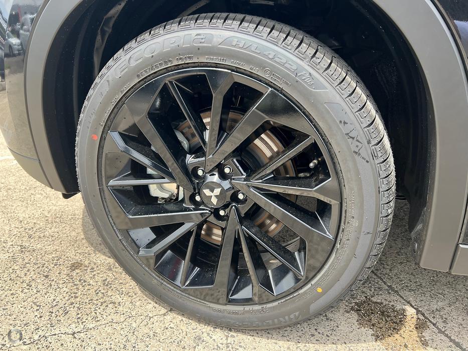 2024 MITSUBISHI OUTLANDER ZM MY24 BLACK EDITION 7 SEAT (2WD) CVT AUTO 8 SPEED 4D WAGON